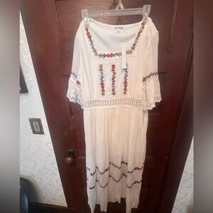 Elegant White Floral Embroidered Dress